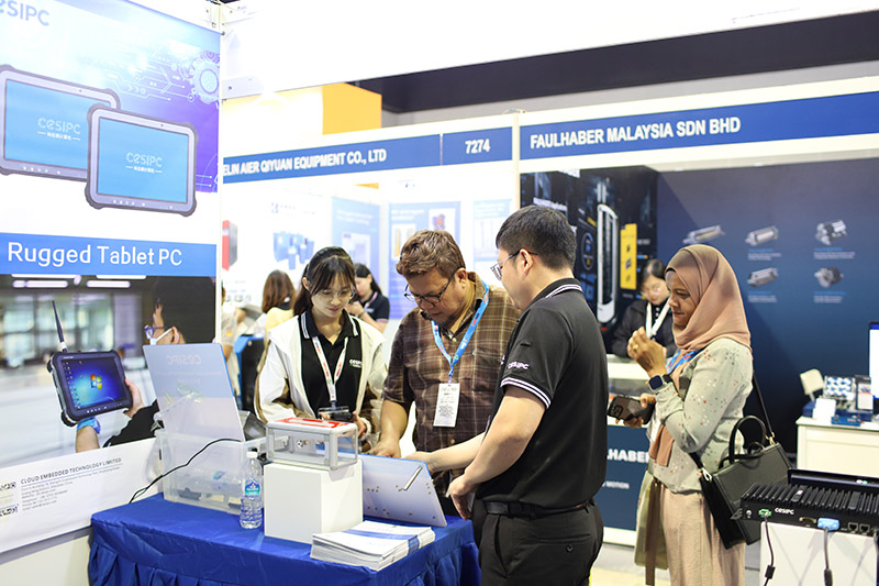 Industrial Panel PC Builder