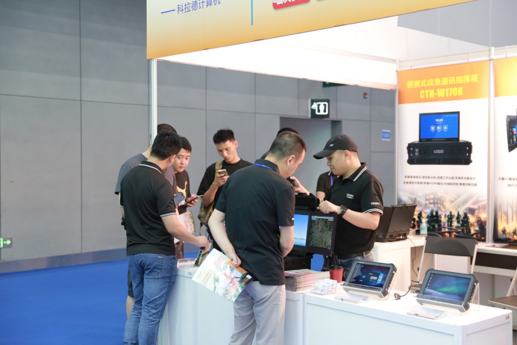 industrial panel pc supplier 