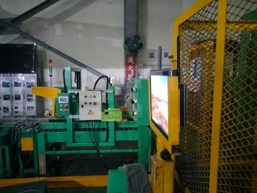 15-Inch Industrial Panel PC for Fastener Manufacturing.jpg